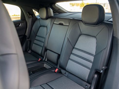 New 2026 Porsche Cayenne GTS image 23