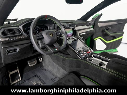 Used 2024 Lamborghini Urus Performante AWD/4WD image 11