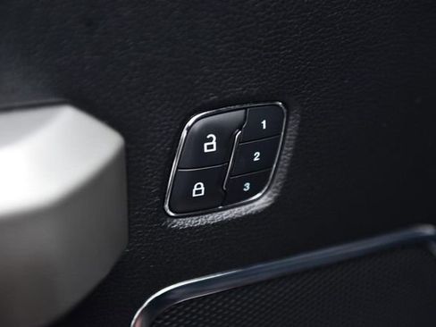 Used 2015 Ford F150 Lariat image 10