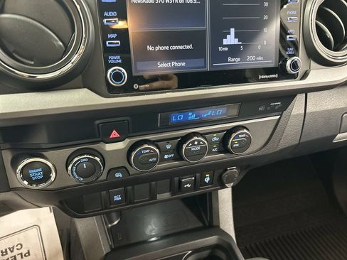 Used 2022 Toyota Tacoma TRD Sport AWD/4WD image 16