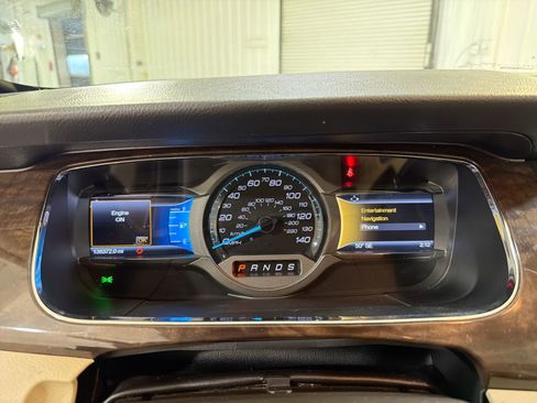 Used 2014 Ford Taurus Limited w/ Equipment Group 301A image 16