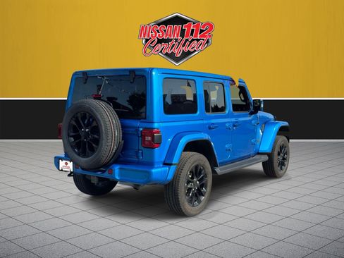Used 2022 Jeep Wrangler Unlimited Sahara AWD/4WD image 7
