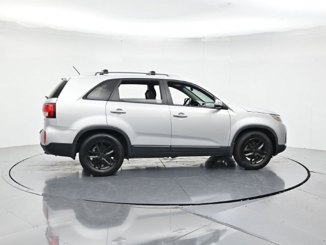 Used 2014 Kia Sorento LX FWD image 2