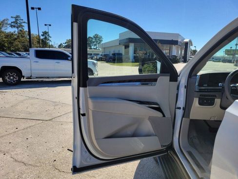 Used 2025 Cadillac Escalade Sport Platinum image 14