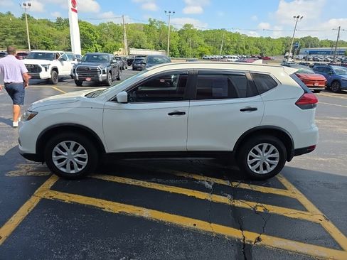 Used 2017 Nissan Rogue S AWD/4WD image 7