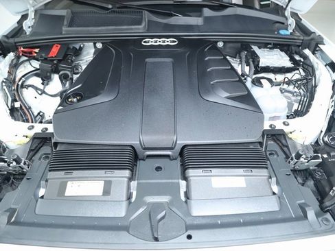 Used 2023 Audi Q7 2.0T Premium w/ Towing Package image 39