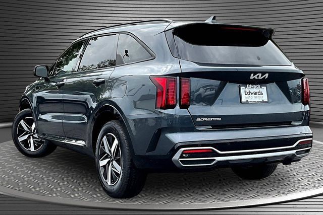 Used 2023 Kia Sorento EX w/ Panoramic Sunroof Package FWD image 4