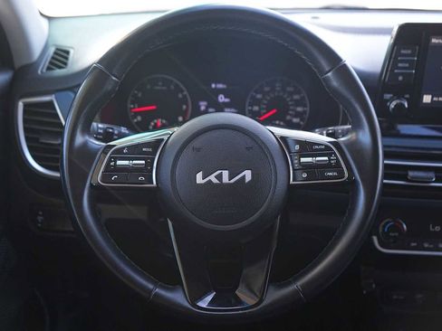 Used 2023 Kia Seltos S image 15