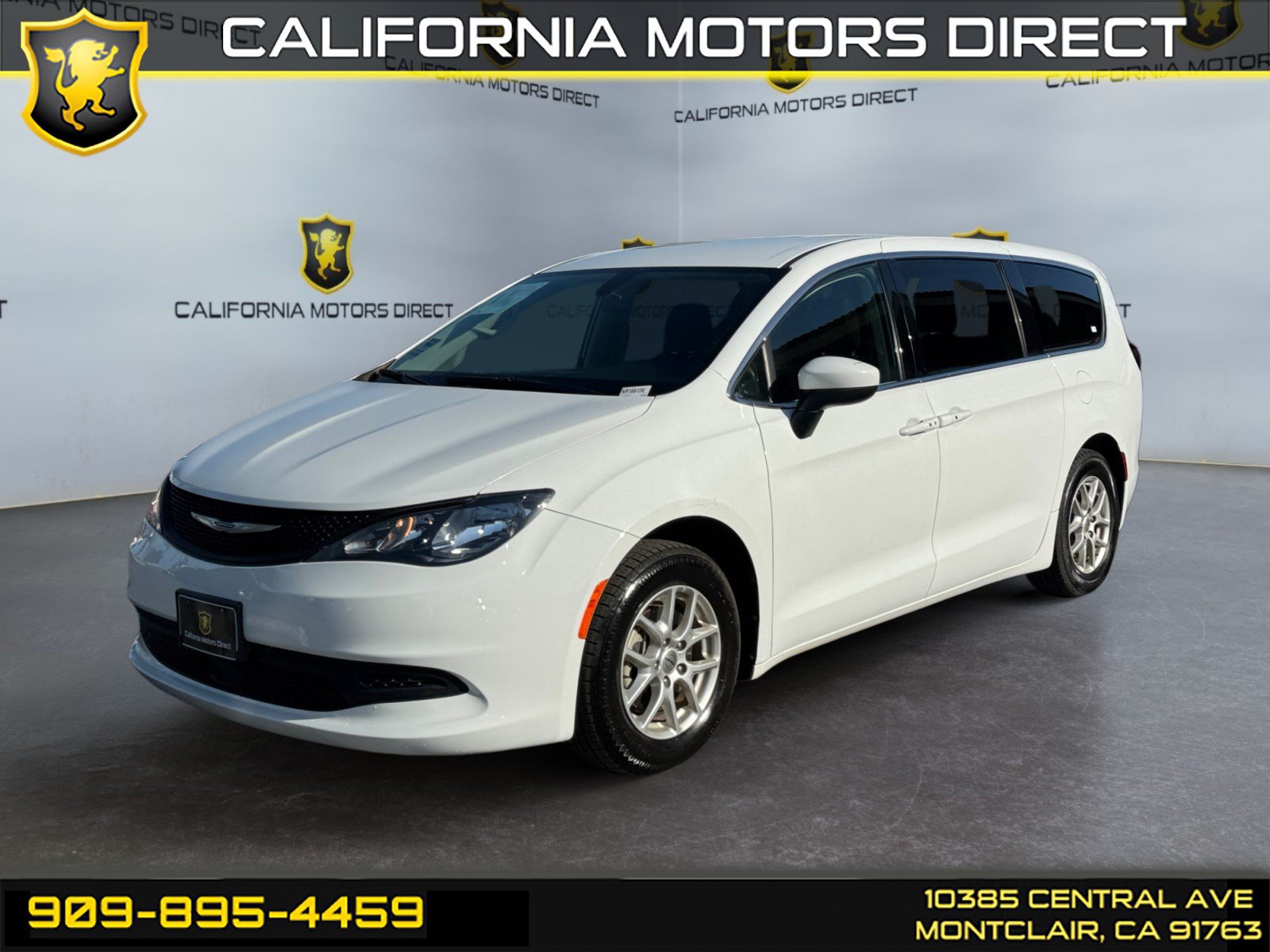 Used 2022 Chrysler Voyager LX FWD image 1