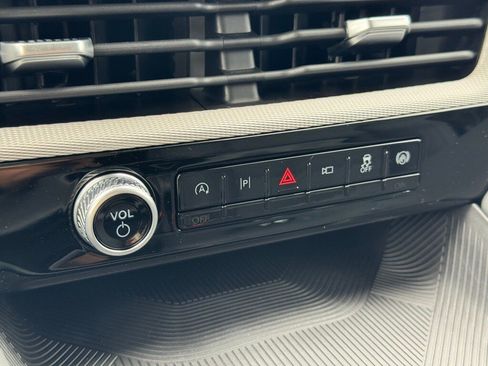 New 2025 Ford Explorer Active image 12