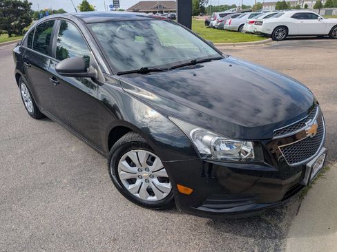 Used 2013 Chevrolet Cruze LS FWD image 3