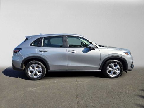Used 2023 Honda HR-V LX image 2