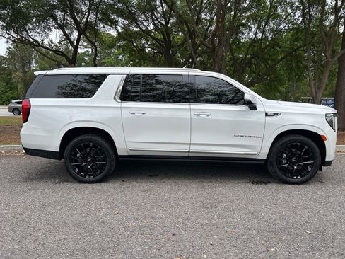 Used 2021 GMC Yukon XL Denali w/ Denali Premium Package image 5