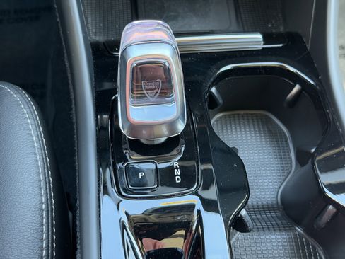 Certified 2024 Volvo XC40 B5 Plus w/ Protection Package Premier image 29