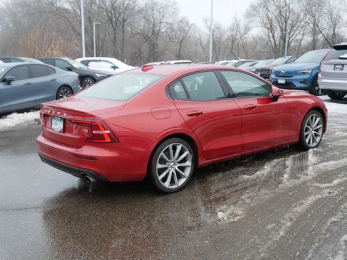 Used 2019 Volvo S60 T5 Momentum image 7