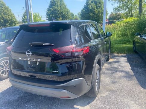 Used 2023 Nissan Rogue S AWD/4WD image 5
