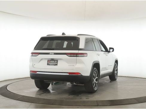 Used 2025 Jeep Grand Cherokee Limited image 7