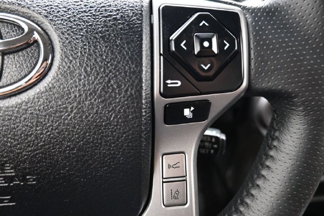 Used 2020 Toyota 4Runner Limited AWD/4WD image 25