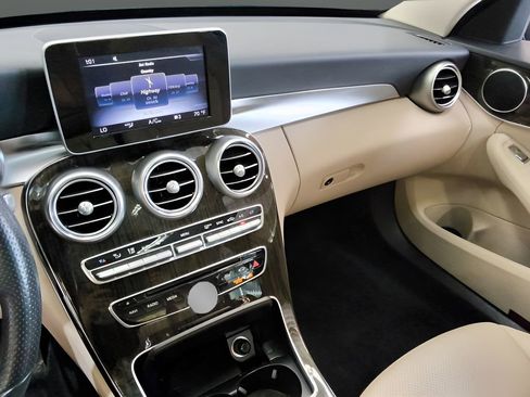 Used 2016 Mercedes-Benz C 300 4MATIC Sedan image 21