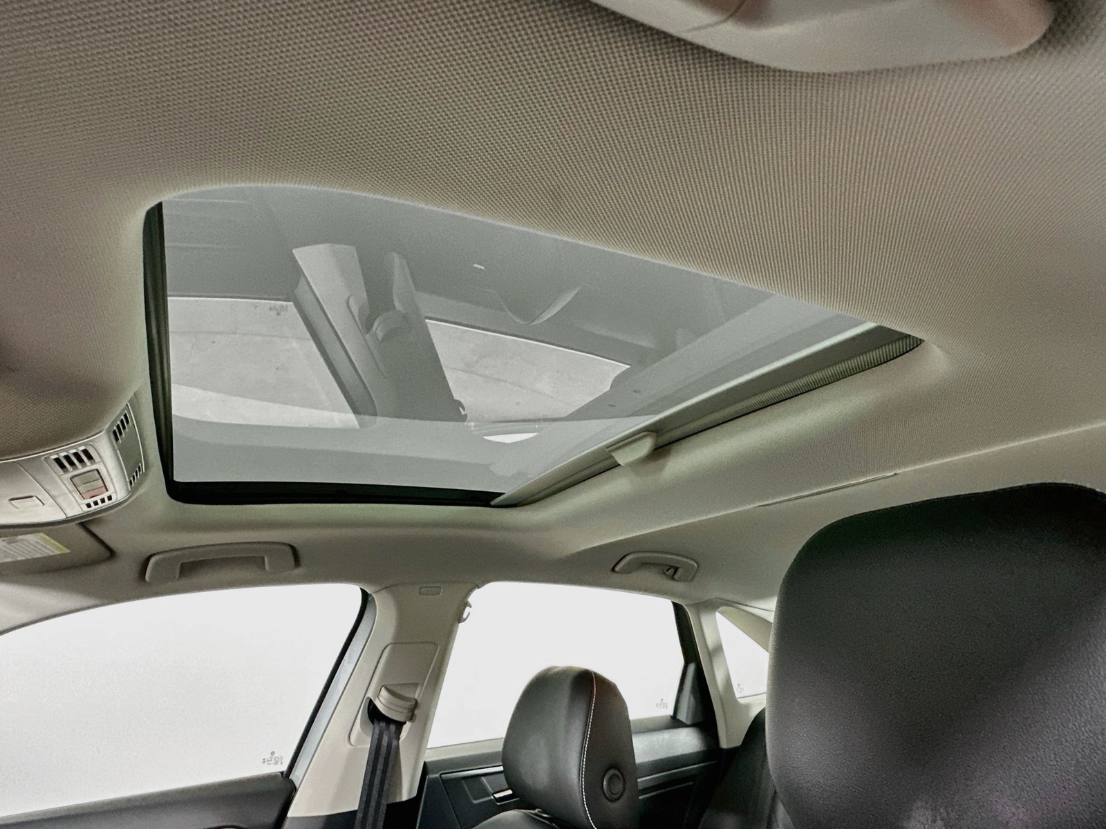 Certified 2024 Volkswagen Jetta SEL FWD image 29
