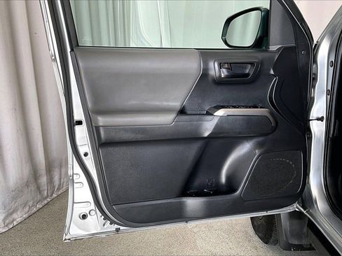 Used 2022 Toyota Tacoma SR5 image 21