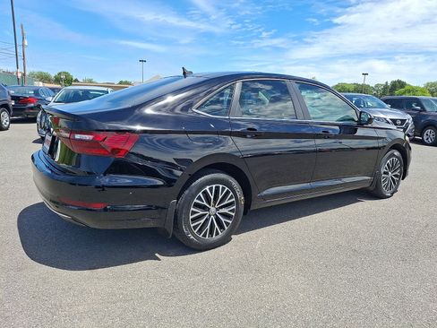 Used 2020 Volkswagen Jetta SE w/ SE Cold Weather Package FWD image 6