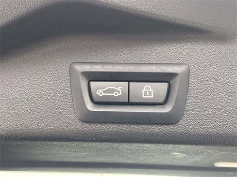 Used 2023 BMW X5 xDrive40i w/ Premium Package image 10