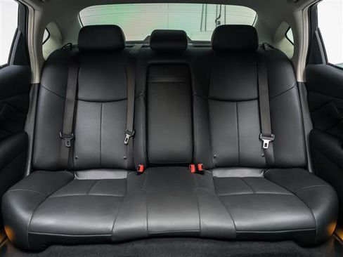 Used 2018 INFINITI Q70 L 3.7 image 31