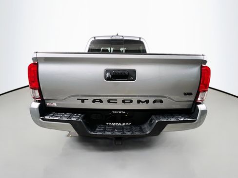 Used 2022 Toyota Tacoma SR5 w/ Technology Package image 6