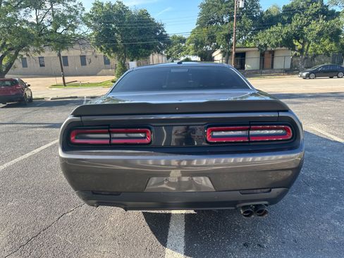 Used 2018 Dodge Challenger SXT w/ Blacktop Package image 4