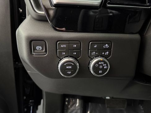 New 2026 GMC Sierra 1500 SLT w/ SLT Premium Package AWD/4WD image 7