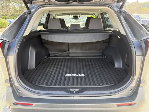 Certified 2022 Toyota RAV4 XLE w/ Convenience Package image 30