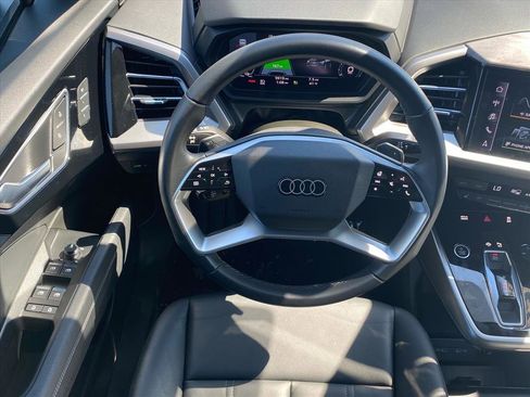 Used 2023 Audi Q4 e-tron Premium Plus w/ Premium Plus image 4