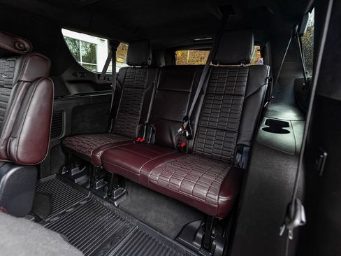 Used 2021 Cadillac Escalade ESV Premium Luxury Platinum image 30