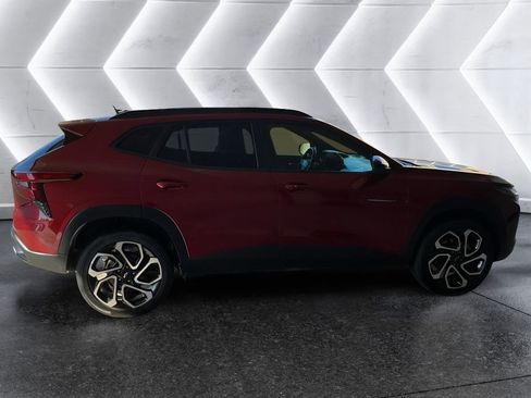 Used 2025 Chevrolet Trax RS w/ Driver Confidence Package image 4