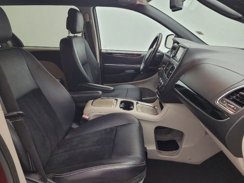Used 2018 Dodge Grand Caravan SXT FWD image 21