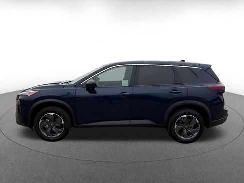 Used 2025 Nissan Rogue SV FWD image 9