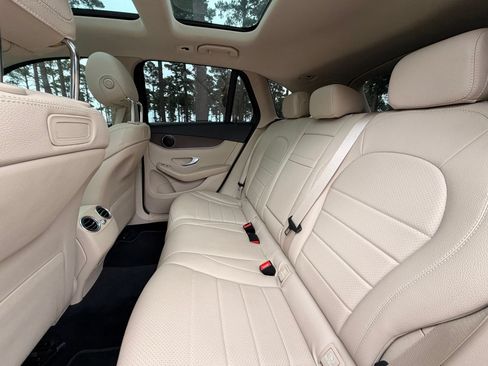 Used 2019 Mercedes-Benz GLC 300 4MATIC image 13