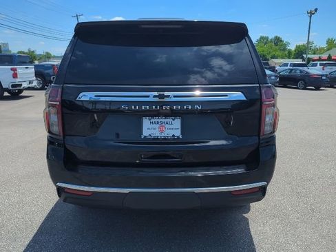 Used 2022 Chevrolet Suburban LT AWD/4WD image 31
