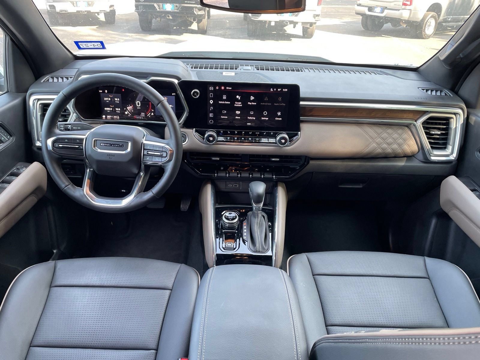 Used 2024 GMC Canyon Denali AWD/4WD image 32