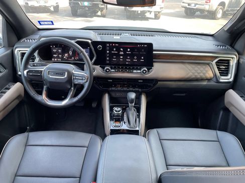 Used 2024 GMC Canyon Denali AWD/4WD image 32