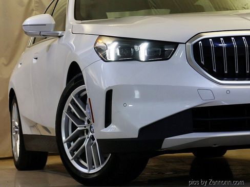 Certified 2025 BMW 530i xDrive AWD/4WD image 4