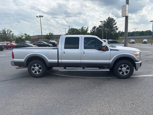 Used 2011 Ford F250 Lariat RWD image 2