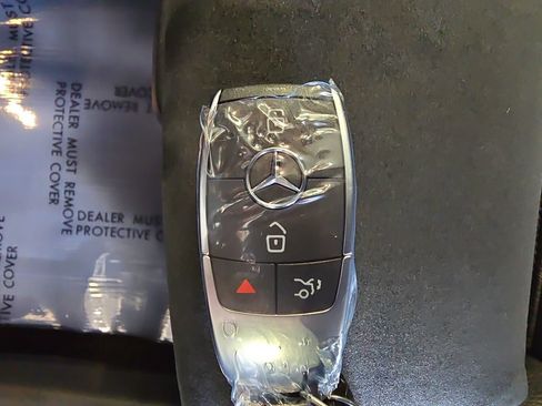 Used 2022 Mercedes-Benz GLB 250 4MATIC image 39