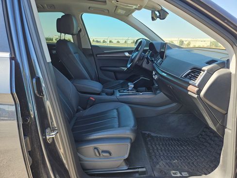 Used 2023 Audi Q5 Premium w/ Convenience Package image 27