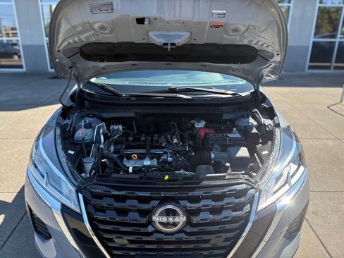 Used 2024 Nissan Kicks SV FWD image 2