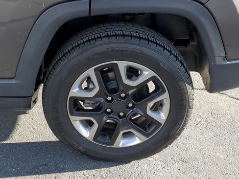 Used 2018 Jeep Compass Trailhawk image 12