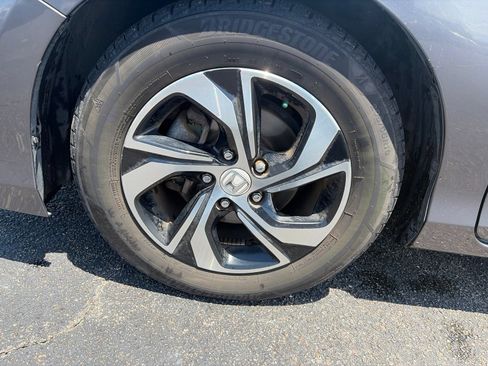 Used 2017 Honda Accord LX image 12
