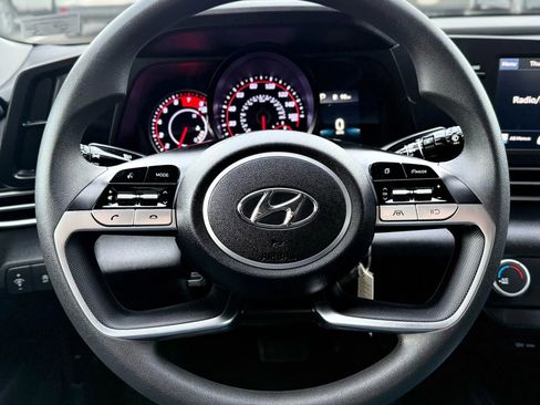 Used 2021 Hyundai Elantra SE w/ Cargo Package image 12