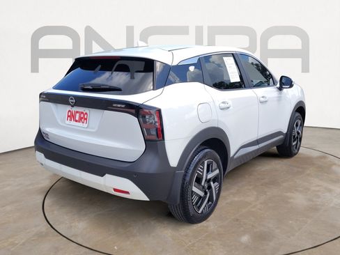 Used 2025 Nissan Kicks SV FWD image 11